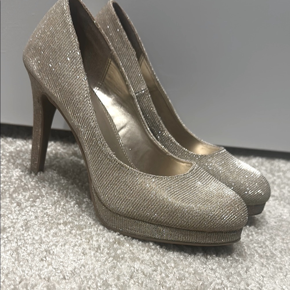 FIONI Clothing Gold Glitter Heels Classic Pump